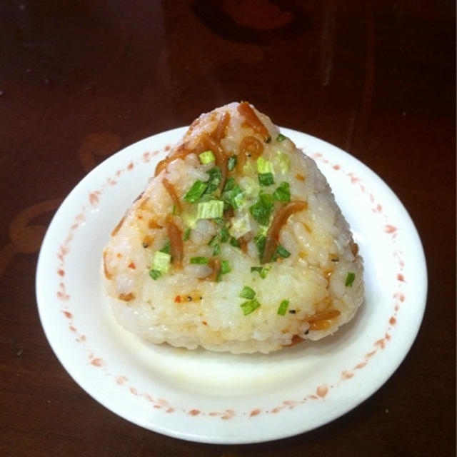 じゃこのピリ辛おにぎり