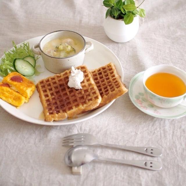 ワッフルで朝ごぱん。
