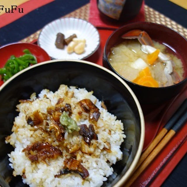 こだわって作るあなご丼の朝食