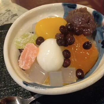 鉢の木で三社あんみつ（浅草）。