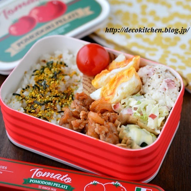 すりおろしりんご入りの「ポークチャップ」がメインのお弁当。（残りのりんごは副菜に入れて使い切り）