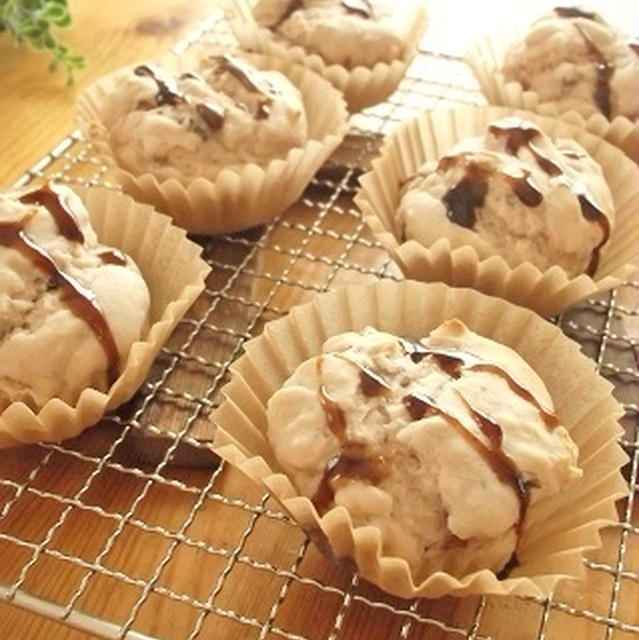 食べると、まるでお饅頭！な、もっちりカップケーキ