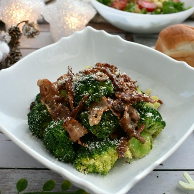 やみつきなおいしさ！カリカリバラ肉とブロッコリーのサラダ