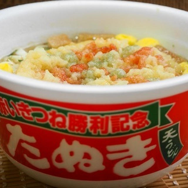 話題の『赤いたぬき天うどん』あれっ？！