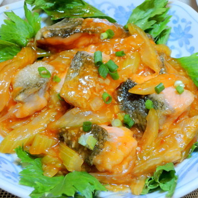鮭とセロリのチリソース　中秋の名月とススキ♪