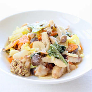 ワンボウルでメチャうま！【Bistroベジ＆ソーセージのバター蒸し】