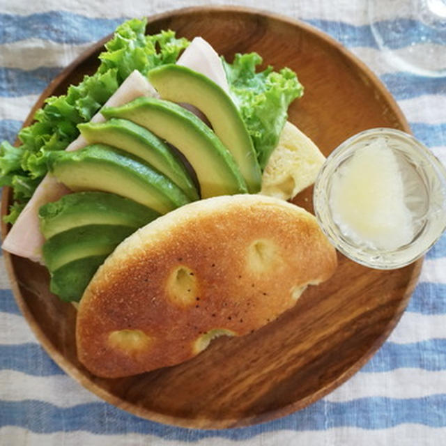 ふわふわモッチリフォカッチャサンド♪