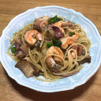ピリ辛でおいしい♪海老とヒイカのパスタ