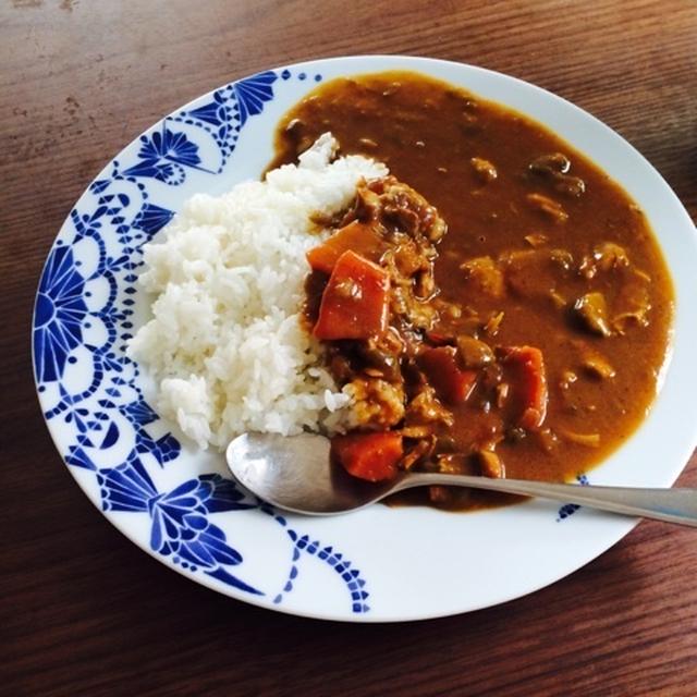 カレー変化球とブラックベリーソルべ♪