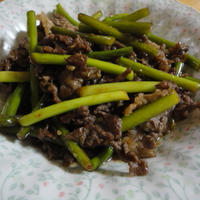 ニンニクの芽と牛肉の細切り炒め
