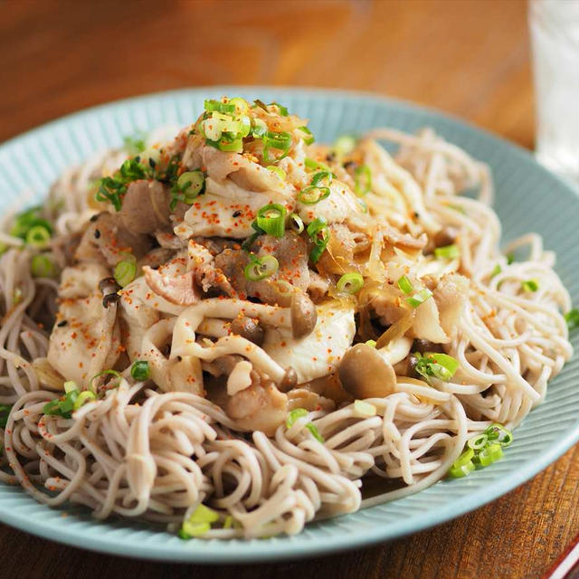 肉豆腐そば　、　肉豆腐ぶっかけ蕎麦