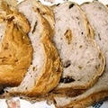 くるみとレーズンを入れて、米粉食パンです by ミコおばちゃんさん