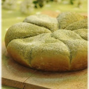炊飯器で作る　抹茶のお楽しみ　ふわふわパン。