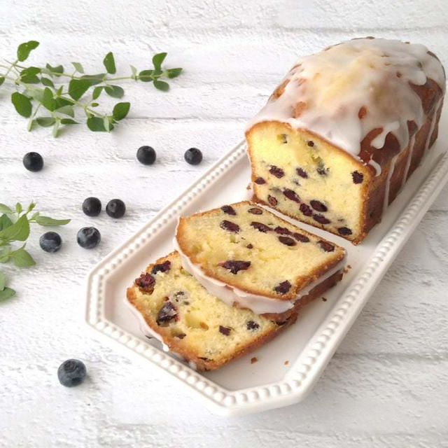 レモンとブルーベリーのケーキ