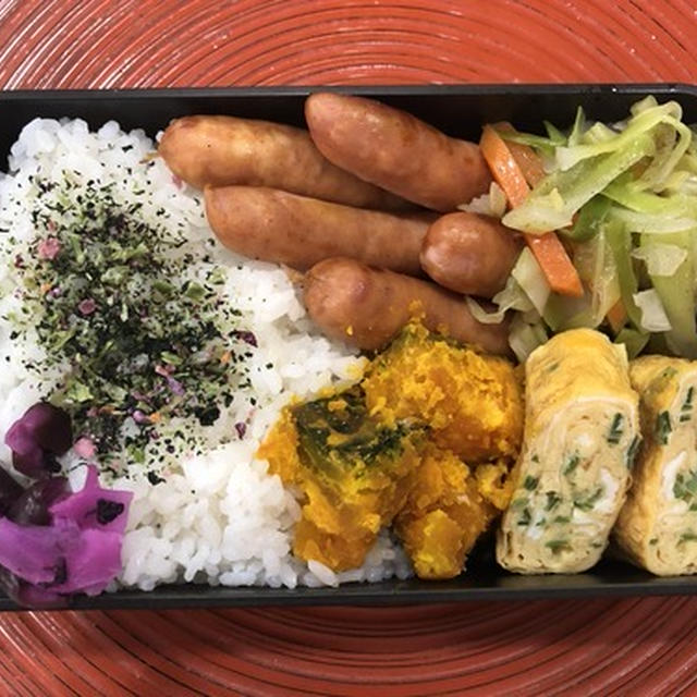 今日の中2男子弁当〜粗挽きソーセージとネギ入り玉子焼き