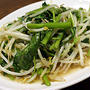 空芯菜とエスニックな「ざるラーメン」