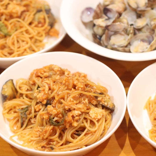 パスタの晩ご飯と、半額アサリは酒蒸しに