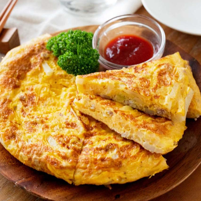 ひき肉と新じゃがのオムレツ【子どもも大好き♡包まず失敗なし☆】