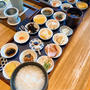 築地本願寺で「１８品の朝ごはん」。
