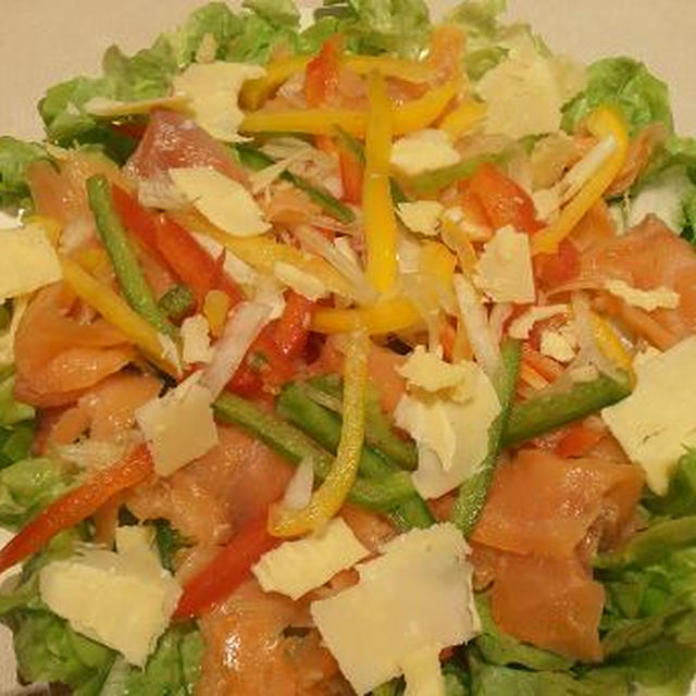 北海道の海鮮サラダが懐かしくて。。。。スモークサーモン　サラダ