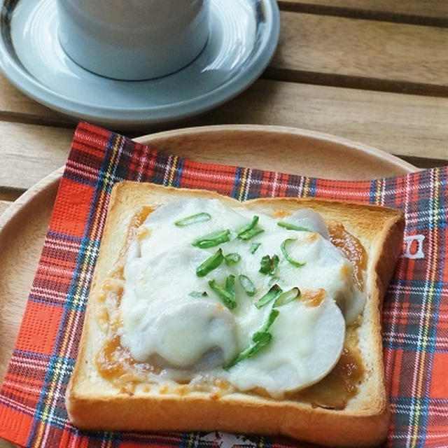 里芋の梅味噌チーズトースト