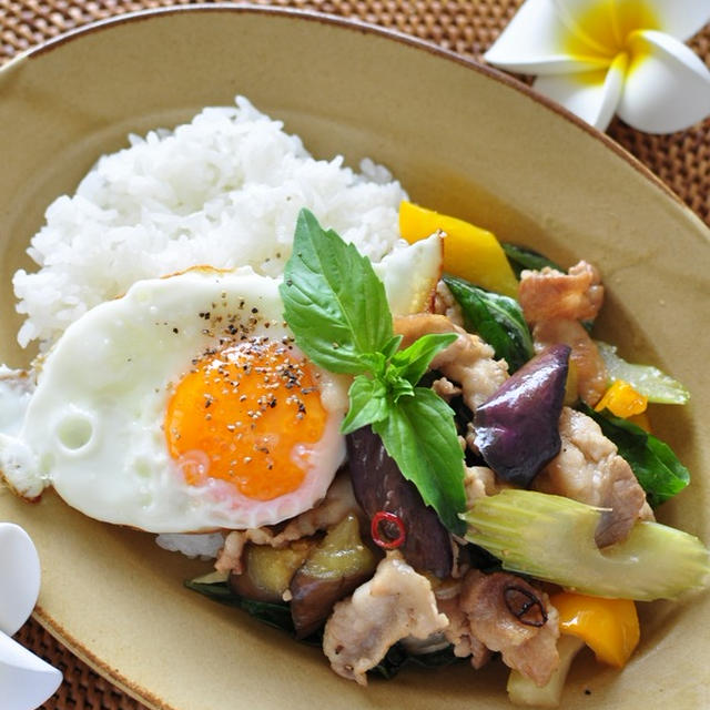 ※本日14時からインスタライブです【大人気連載「今日から始める健康肉レシピ」より アメリカンポークのタイ風バジル炒め】※昨日の晩ごはーん