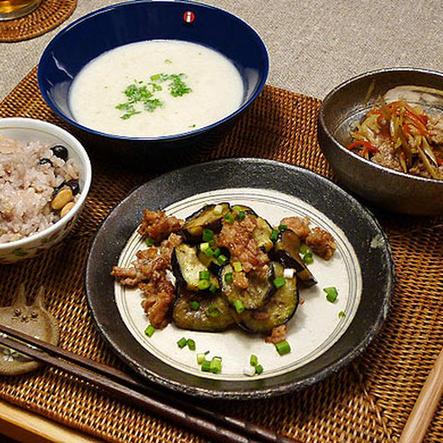 鶏ひき肉で２品と里芋のトロトロスープ