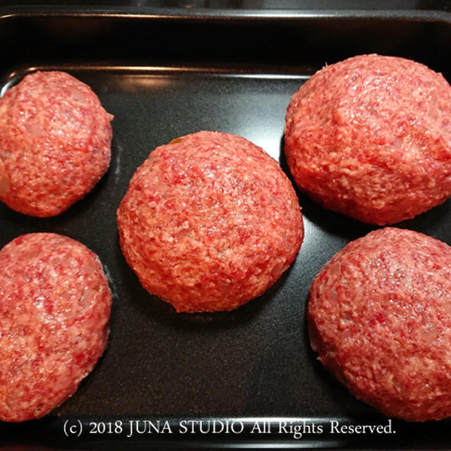 【今日のおべんと】ハンバーグサンド弁当と昨日の晩ごはんのハンバーグ