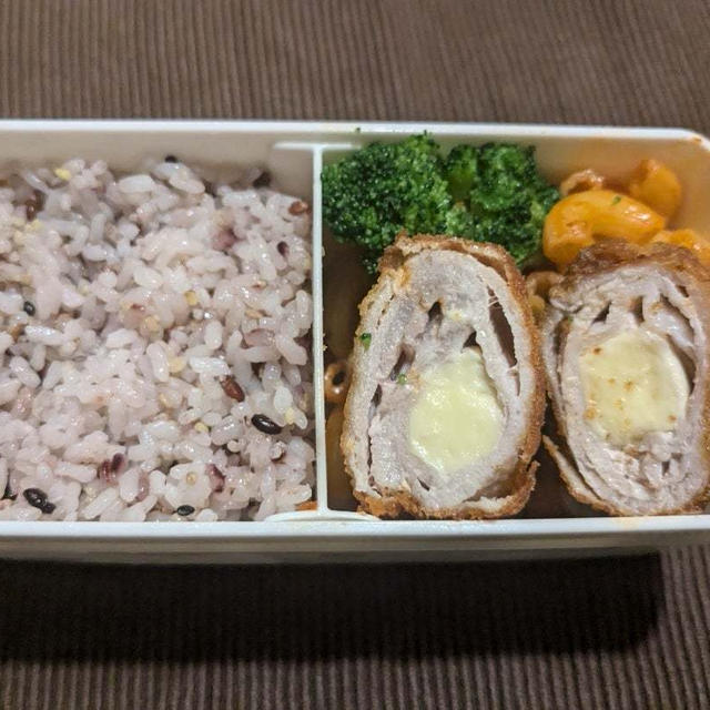 わたしのお弁当　〜豚肉チーズ巻きフライ〜