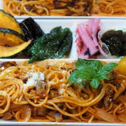 ■ワンプレ昼パスタ【ナポリタン／揚げ野菜／漬物２種など。】ご近所さんの分もついでに＾＾