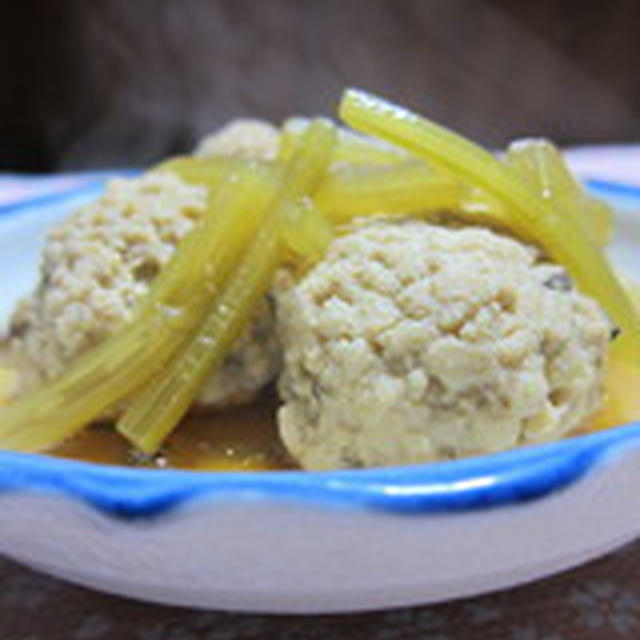 「ヘルシーな高野豆腐団子と蕗の煮込み」