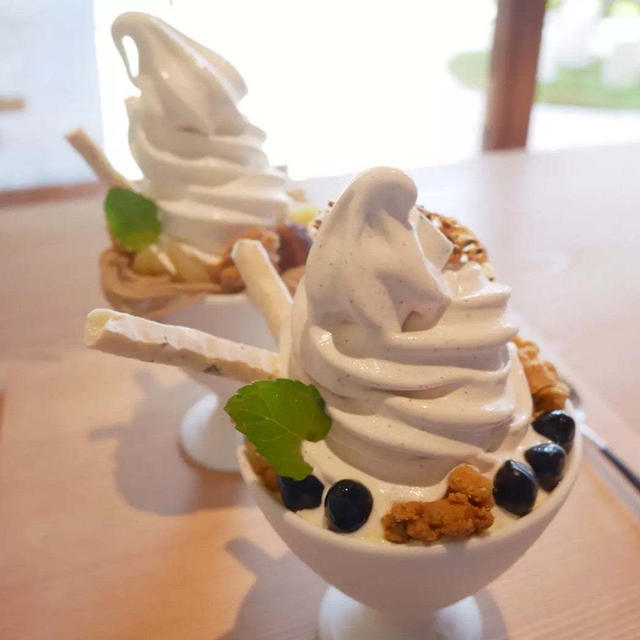 わたしの〇〇の秋は………小田垣商店豆堂のソフトクリームパフェ
