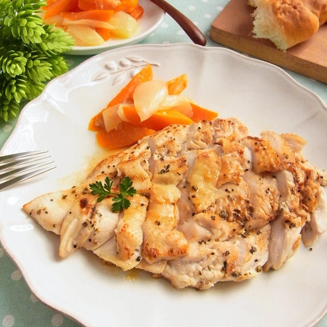 「牛乳で手作り！リコッタ／カッテージ・チーズ」「鶏むね肉をパサパサにしないコツ」　FOODライナーノーツ記事２件を書かせていただきました。