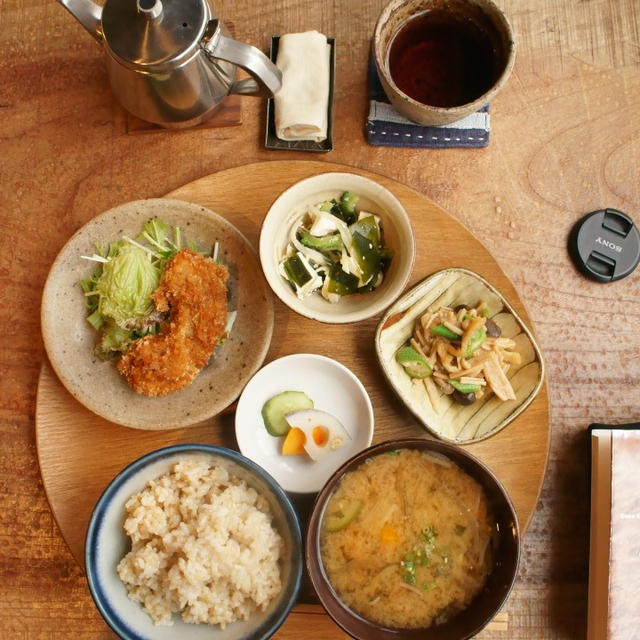 吉祥寺のカフェで3品のおかず付きランチセット