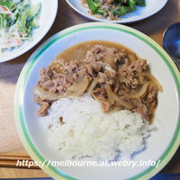 おいしくてパパッと簡単♪ ビーフストロガノフのお夕飯