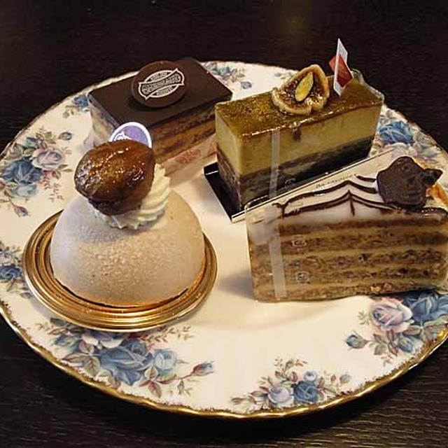 ハンガリーの至宝 ｇｅｒｂｅａｕｄ のケーキ達 By Milestoneさん レシピブログ 料理ブログのレシピ満載