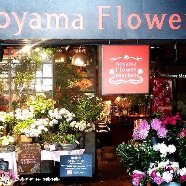 お花が沢山のステキカフェ