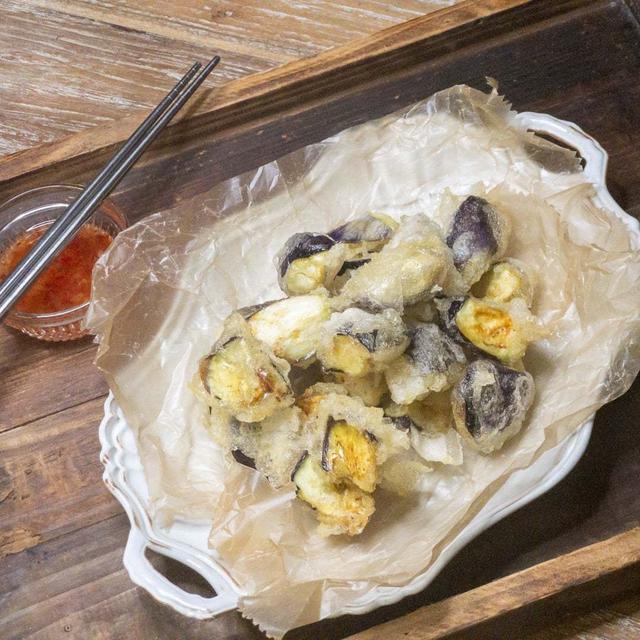 カリっじゅわ〜な新食感！ライスペーパーで包んで揚げるだけ！なすの揚げ生春巻き