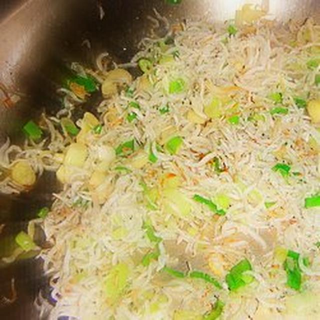 蒜香辣吻仔魚│スパイシーしらす