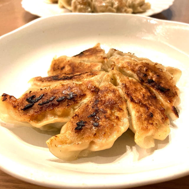 カリッカリ肉汁大洪水‼︎激ウマ焼き餃子＊レシピ