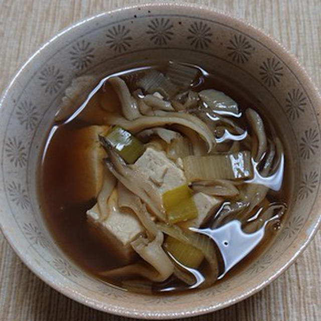 舞茸と豆腐のお吸いもの