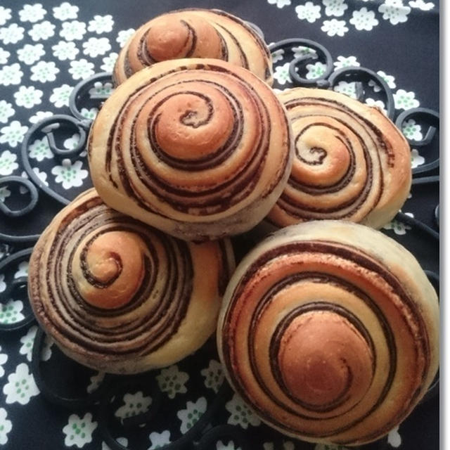 あっと言う間に無くなったチョコの切り株パンと王子用の椅子