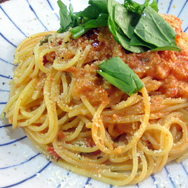 カニ缶のトマトクリームパスタ