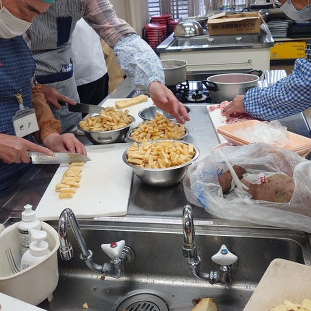 今日は公民館まつり～豚かす汁と焼きむすび