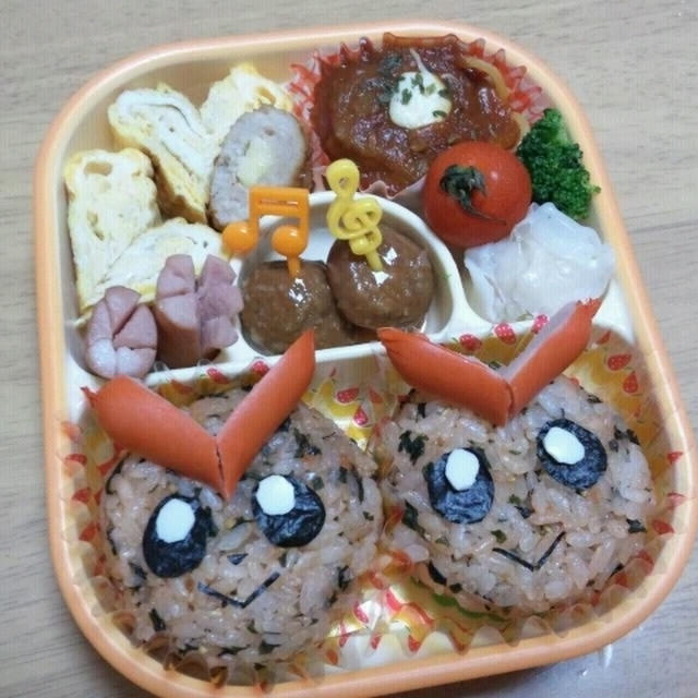 ビクティニ×２弁当