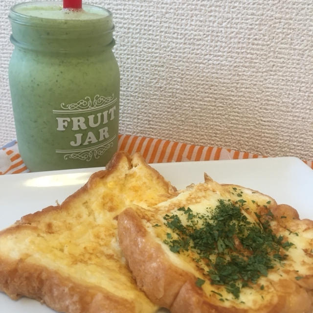 今朝の朝ごはん(((o(*ﾟ▽ﾟ*)o)))ココナッツオイル焼きのフレンチトースト