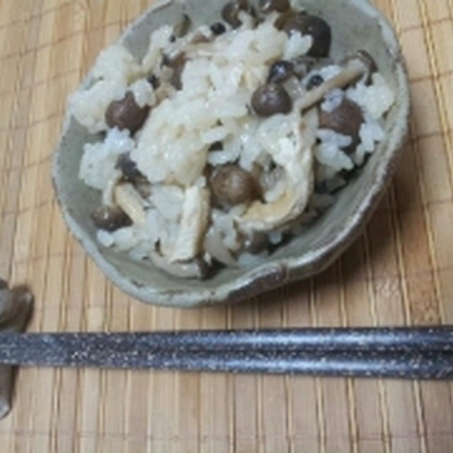 冷凍むかごでシメジご飯