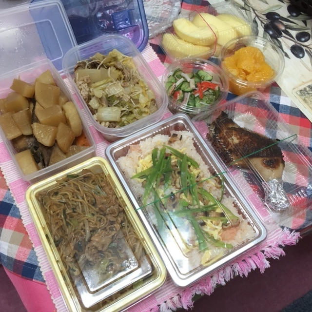 二女のところへ食料の差し入れ