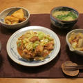 鶏ちゃん風～鶏肉とキャベツの炒め物と　可憐な椿の花♪