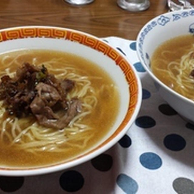 中華そばと野菜炒めの卵落とし